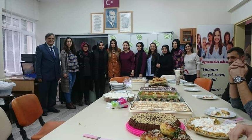 Velilerden s&uuml;rpriz kutlama