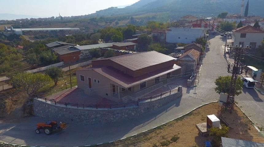 Saruhanlı Belediyesi &Ccedil;amlıyurt Mahallesine d&uuml;ğ&uuml;n salonu yaptı