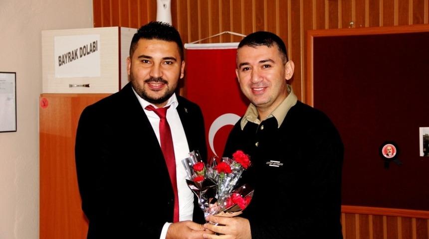 AK Parti&rsquo;li gen&ccedil;ler &ouml;ğretmenleri unutmadı