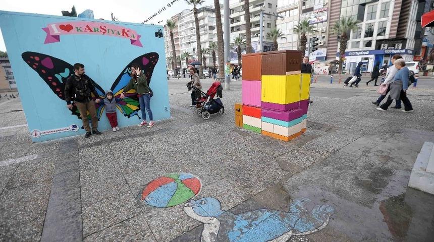 Karşıyaka’da sokaklar resimlerle süslendi