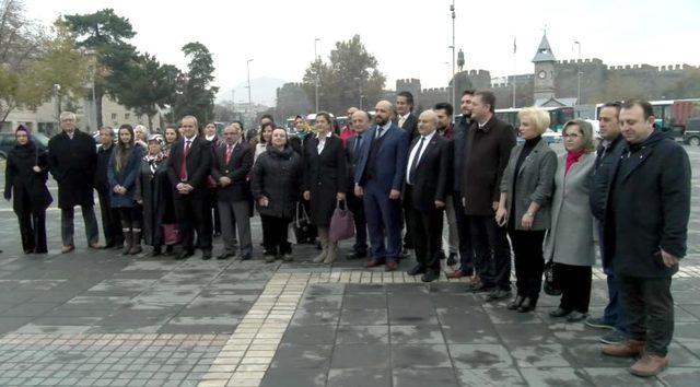 'Diş hekimi enflasyonu yaşanıyor, yeni fakülte açılması engellenmeli'