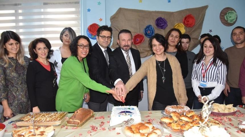 İzmit&rsquo;te &ouml;ğretmenler g&uuml;n&uuml; unutulmadı