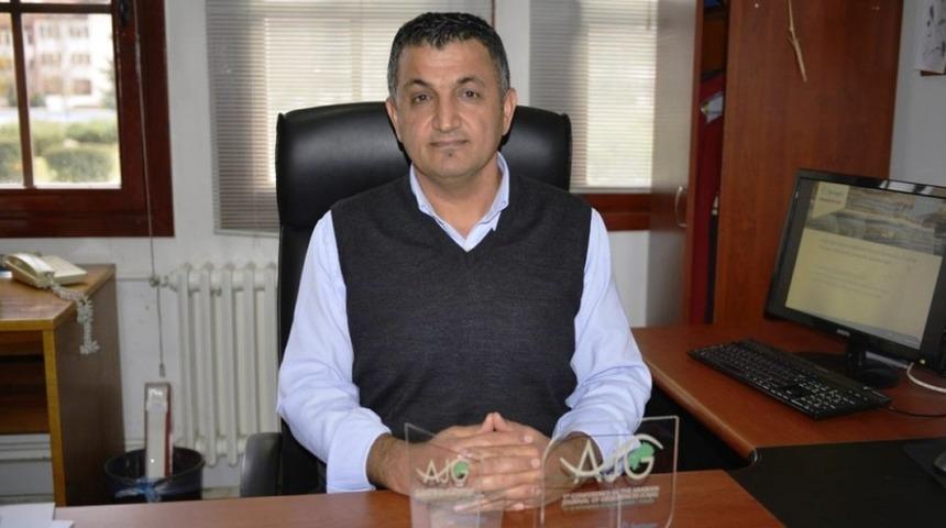Prof. Dr. Erg&uuml;ler&rsquo;e 3 &ouml;d&uuml;l birden