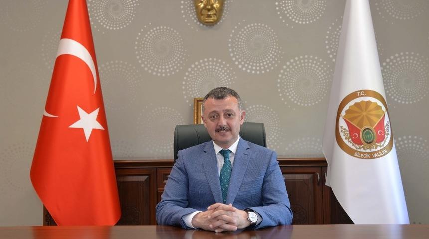 Vali B&uuml;y&uuml;kakın&rsquo;ın 24 Kasım &Ouml;ğretmenler G&uuml;n&uuml; mesajı