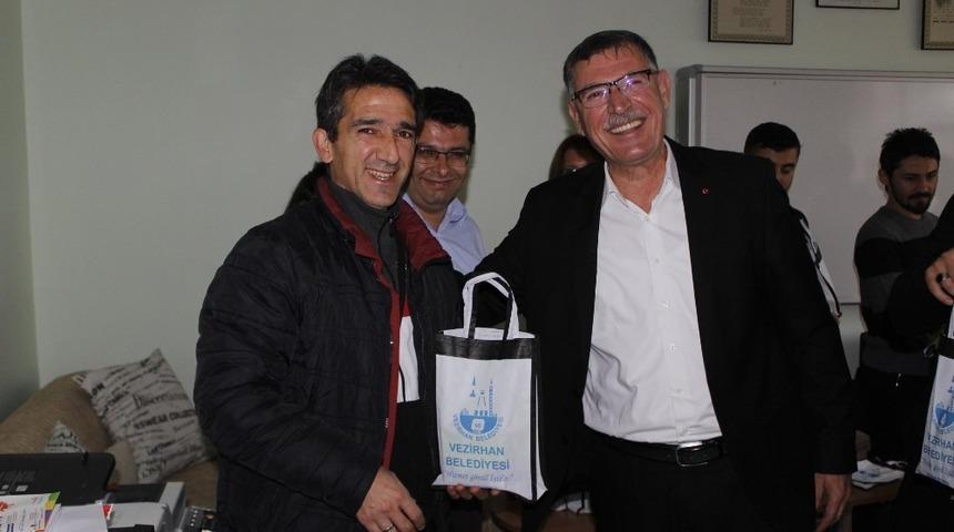 Başkan Duymuş &ouml;ğretmenleri unutmadı