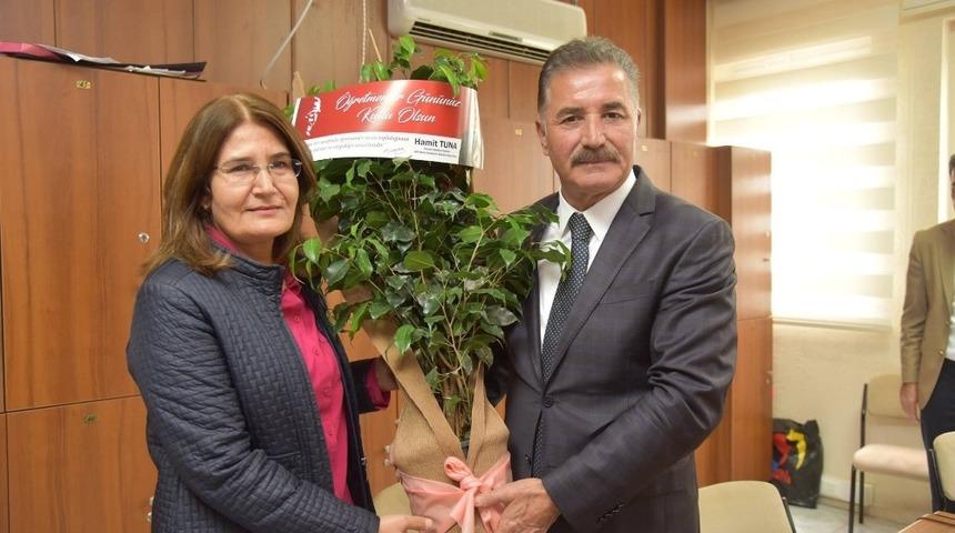 Başkan Tuna, öğretmenleri unutmadı