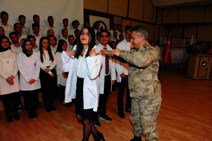 Van YYÜ’de diş hekimi adayları beyaz önlüklerini giydi G2