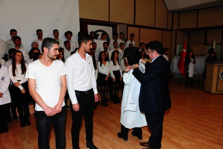Van YYÜ’de diş hekimi adayları beyaz önlüklerini giydi G3