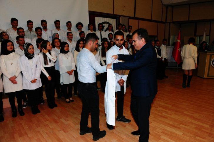 Van YYÜ’de diş hekimi adayları beyaz önlüklerini giydi G4