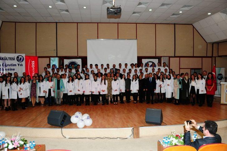 Van YYÜ’de diş hekimi adayları beyaz önlüklerini giydi G5