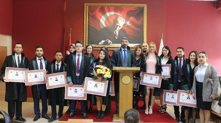 Mersin&rsquo;de stajını tamamlayan 15 avukat yemin edip c&uuml;bbe giydi