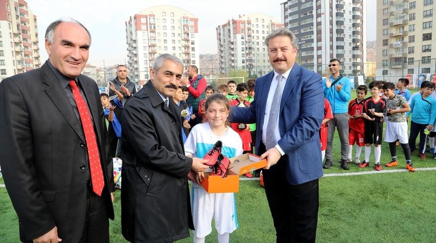 Talas’ta okullar arası futbol turnuvası