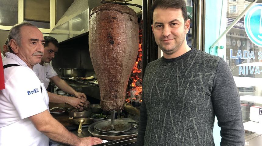 &Uuml;nl&uuml; kebap&ccedil;ı: İskender Kebap, Bursa'nın &uuml;r&uuml;n&uuml;d&uuml;r