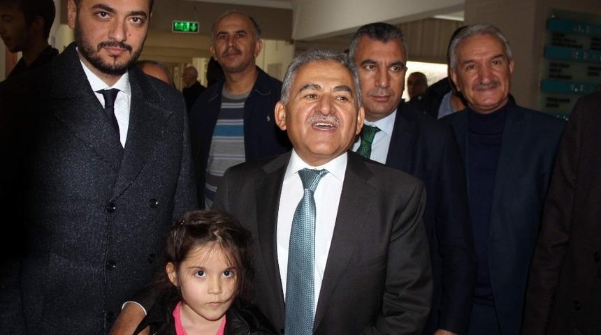 Başkan Büyükkılıç Melikgazi Hastanesi’ni ziyaret etti