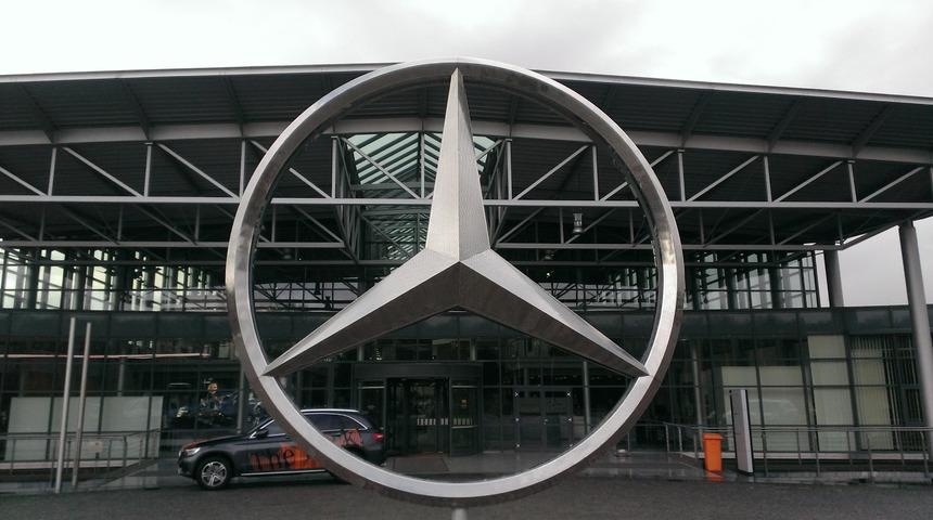 Maliyetler arttı, Alman otomobil üreticisi Daimler'in karı yarıya indi