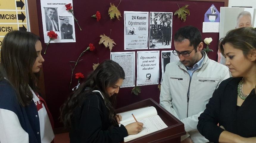 &Ouml;ğrenciler, Ayhan ve Okan &ouml;ğretmenini unutmadı