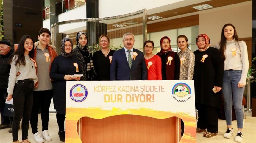 K&ouml;rfez Belediyesi&rsquo;nde "Kadına Şiddete Hayır" denildi