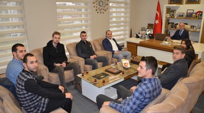 Başkan &Ouml;zt&uuml;rk&rsquo;e, &ouml;ğrenci meclisi başkanlarından ziyaret