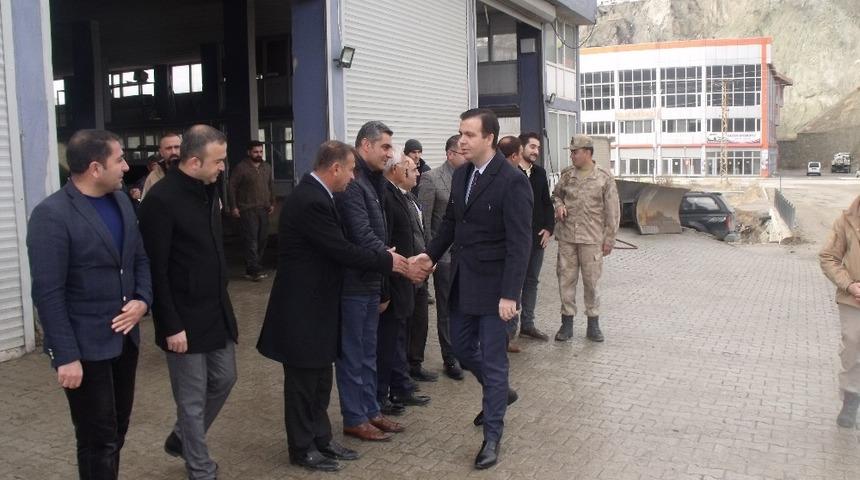 &Ouml;zalp&rsquo;ta muhtarlar toplantısı yapıldı