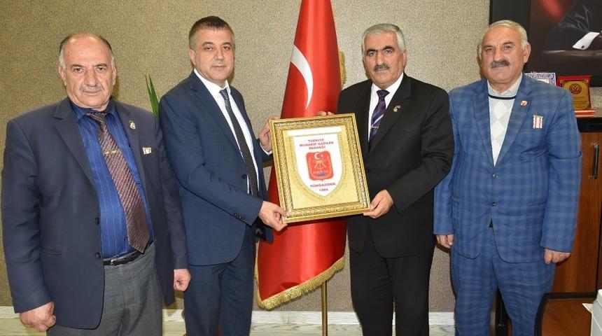 Van Muharip Gaziler Derneği&rsquo;nden Sağlık M&uuml;d&uuml;r&uuml; S&uuml;nnet&ccedil;ioğlu&rsquo;na ziyaret