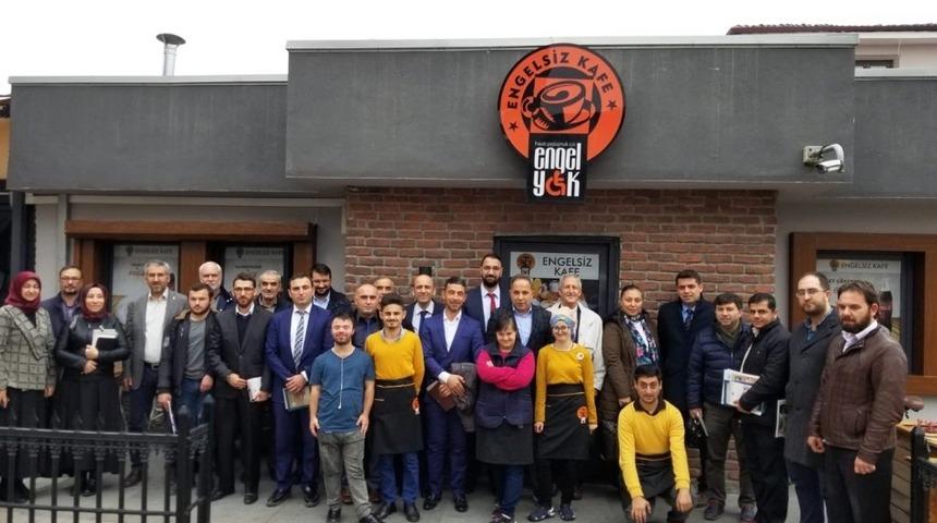 İhtiyaç sahibi bireylerin ihtiyaçlarını belirlemek ve gidermek üzere toplandılar