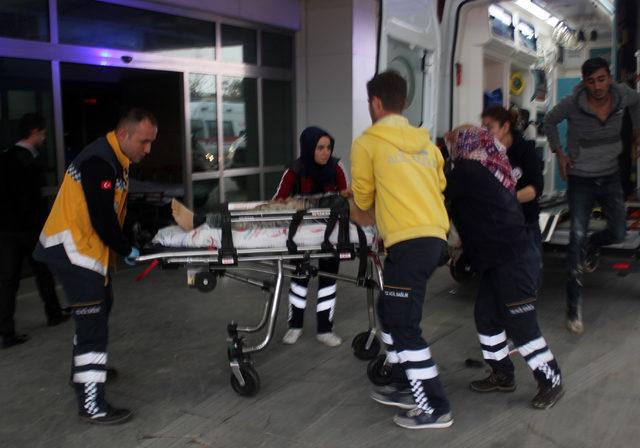 Göğsüne kesici alet saplanan mermer işçisi yaralandı