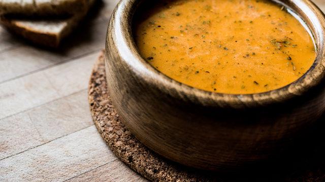 Ezogelin çorbası tarifi: Ev yapımı veya lokanta usulü ezogelin çorbası nasıl yapılır? (Videolu anlatım) 