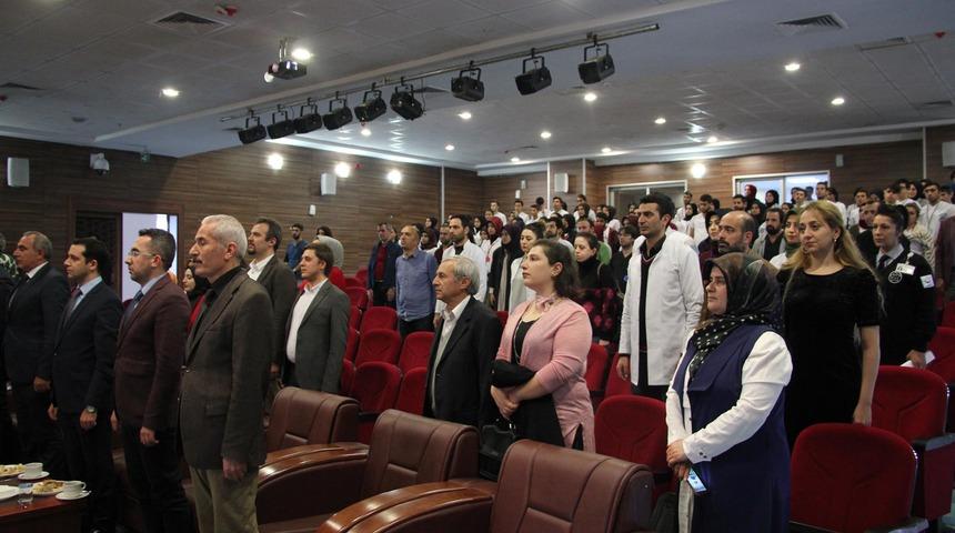 Bing&ouml;l&rsquo;de hastane &ccedil;alışanları işaret diliyle şarkı s&ouml;yledi