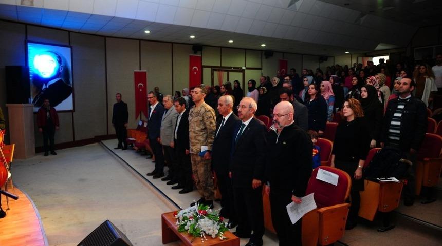 Van YY&Uuml;&rsquo;de &ouml;ğretmenler g&uuml;n&uuml; kutlandı