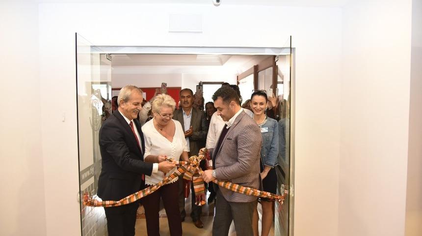 Yabancılar Meclisi 40 ruhu aynı sergide buluşturdu