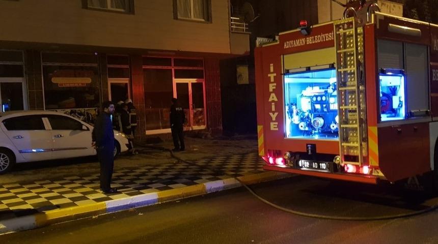 İş yerinde &ccedil;ıkan yangın paniğe neden oldu