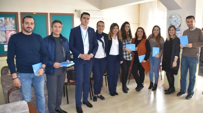 Aliağa&rsquo;daki t&uuml;m &ouml;ğretmenlere hediye seti