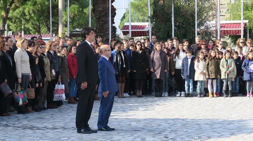 &Ouml;ğretmenler G&uuml;n&uuml; Fo&ccedil;a&rsquo;da t&ouml;renlerle kutlandı