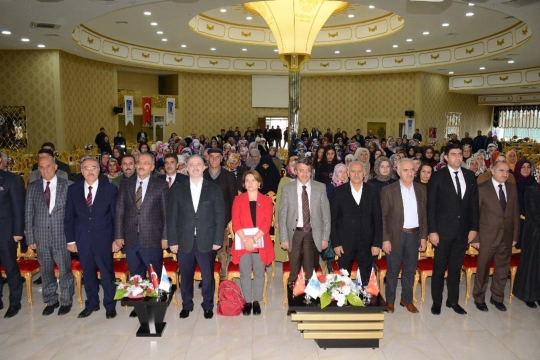 Tuşba&rsquo;da, &lsquo;Kadına y&ouml;nelik şiddetle uluslararası m&uuml;cadele&rsquo; g&uuml;n&uuml;