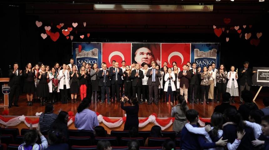 SANKO okullarında &Ouml;ğretmenler G&uuml;n&uuml; coşkusu