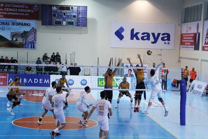 Türkiye Voleybol Federasyonu Efeler Ligi: Jeopark Kula Belediyespor: 0 - İstanbul Büyükşehir B.S.K: 3 G5