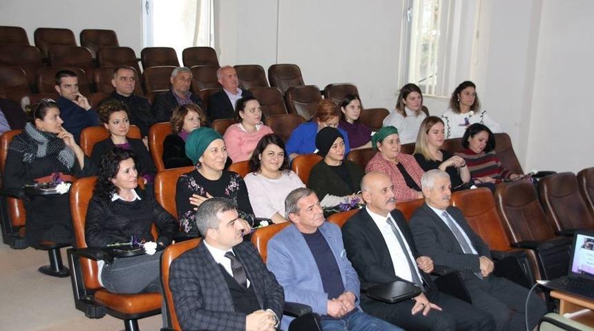 Ak&ccedil;okaca Belediyesinde kadına şiddet konuşuldu