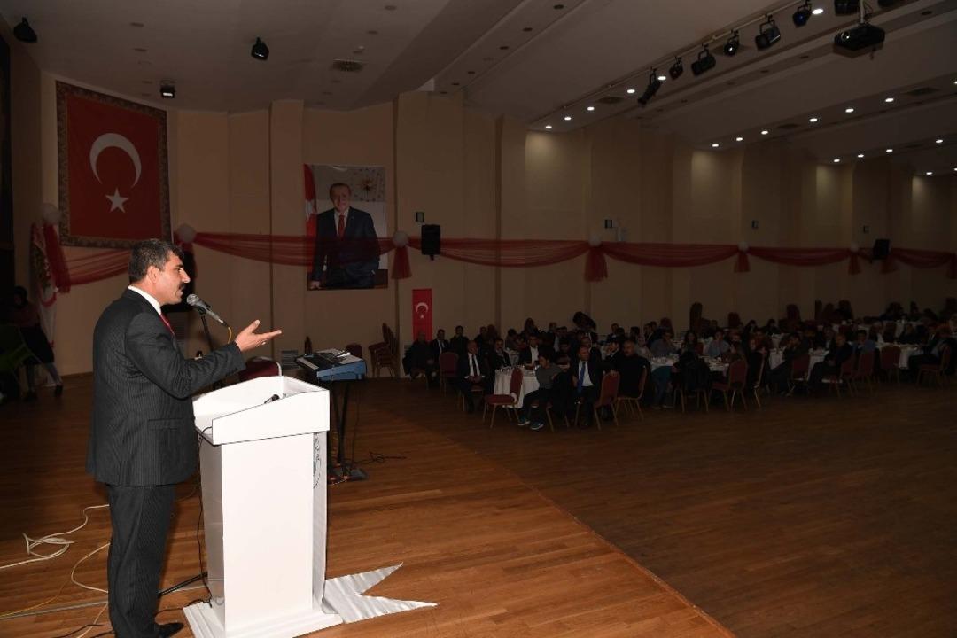 Başkan Asya&rsquo;dan &ouml;ğretmenler g&uuml;n&uuml;ne &ouml;zel program