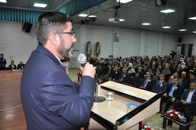 Simav’da ‘ Peygamberimiz ve Gençlik ’ konferansı