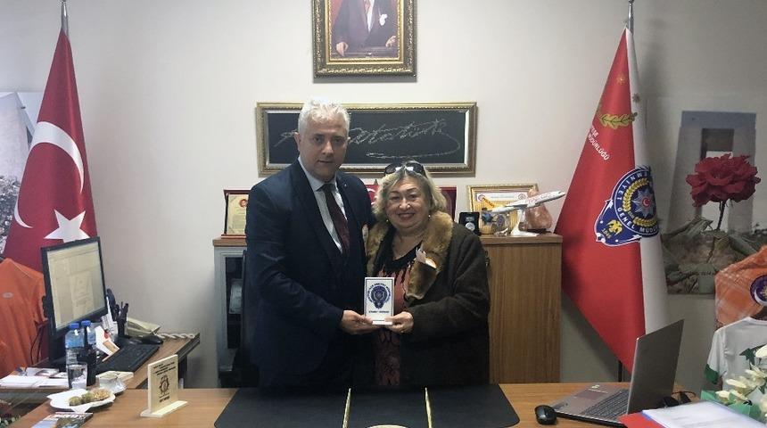 Şehit Kütüphanesine ünlü desteği