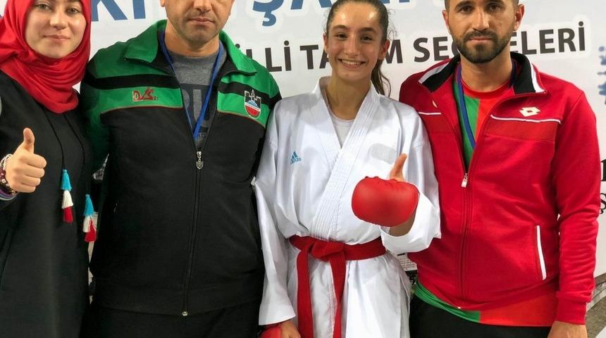 Diyarbakırlı milli karateciler Macaristan&rsquo;da madalya peşinde
