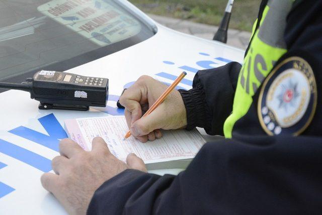 Trafik polisleri Körfez’de denetime başladı