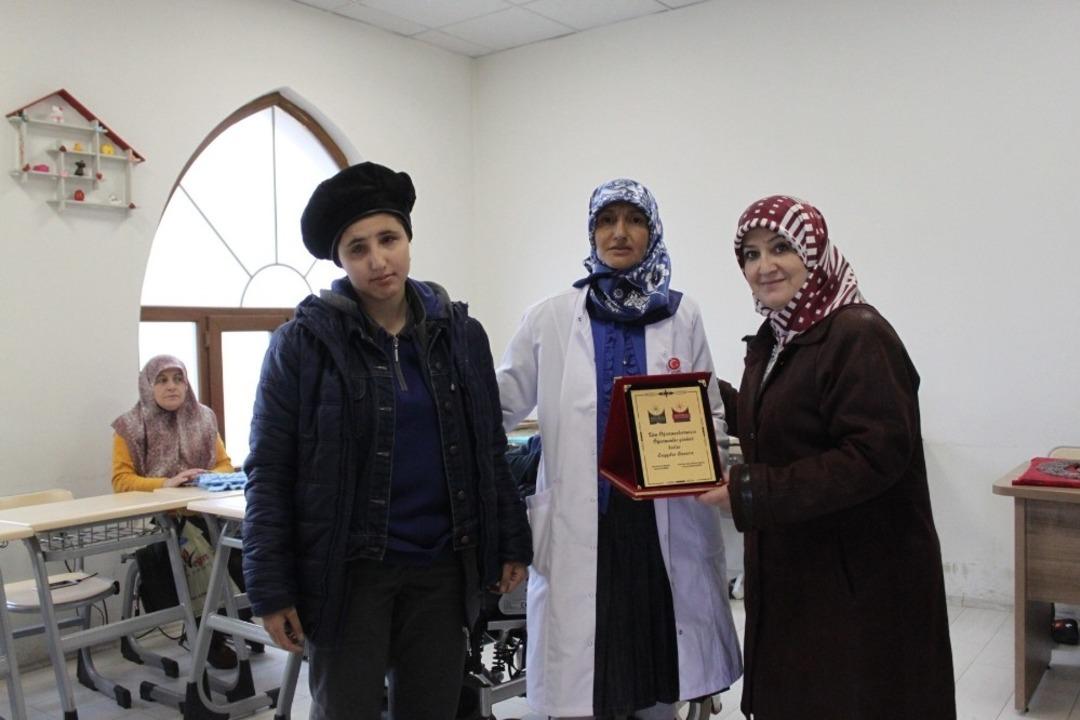 Kent Konseyi Kadın Meclisi &ouml;ğretmenleri yalnız bırakmadı