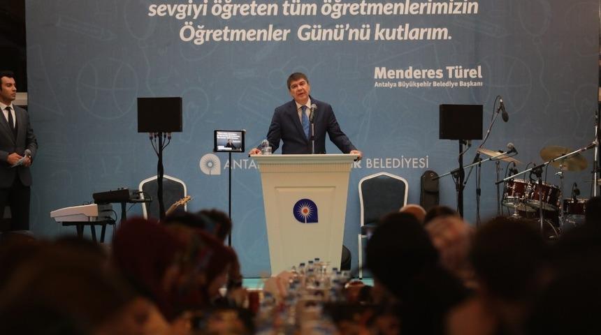 B&uuml;y&uuml;kşehir&rsquo;den &Ouml;ğretmenler G&uuml;n&uuml; kutlaması