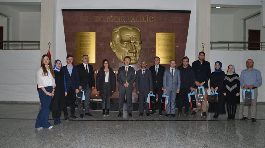 &Ouml;ğretmenlerden Vali &Uuml;nl&uuml;&rsquo;ye ziyaret