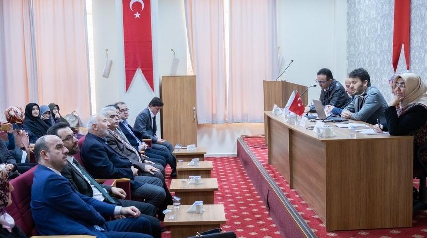 İslami İlimler Fak&uuml;ltesi&rsquo;nden &ldquo;Hz. Peygamber ve Gen&ccedil;lik&rdquo; paneli