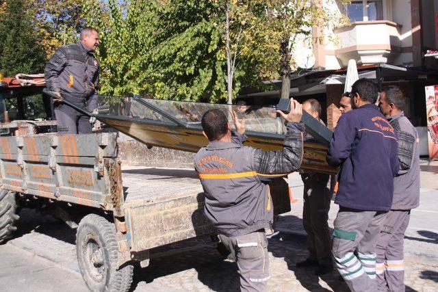 Çareyi İstiklal Marşı’nı çalmakta buldu