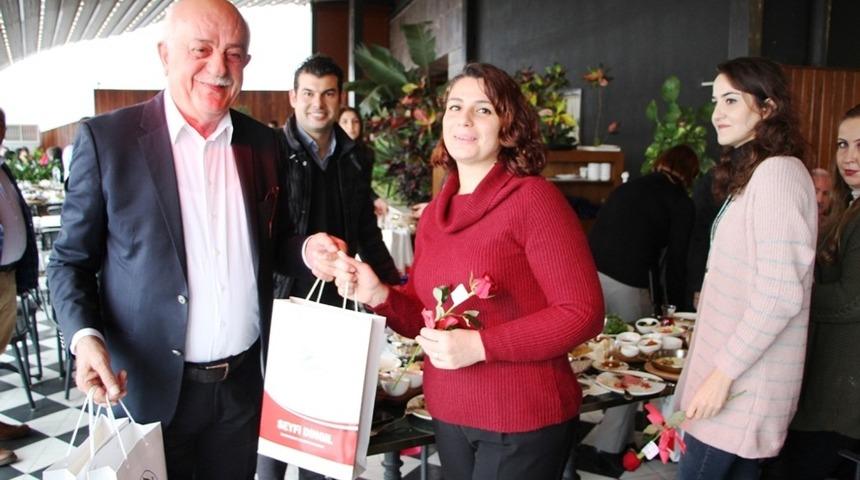 Başkan Dingil, emekli &ouml;ğretmenleri unutmadı