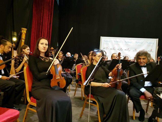 Sofya Orduevi nde T&uuml;rk ve Bulgar m&uuml;ziği ş&ouml;leni 1