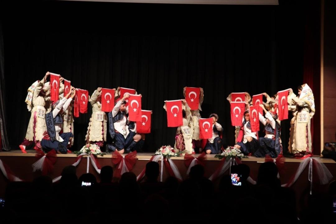 Kula ve Kırkağa&ccedil;&rsquo;ta &Ouml;ğretmenler G&uuml;n&uuml; kutlandı